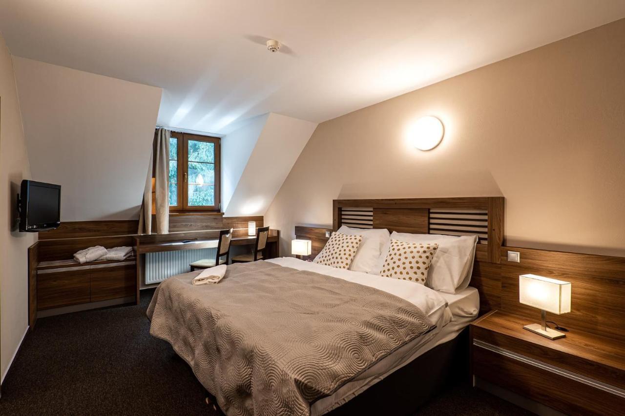 Wellness Hotel Pod Kycmolem ฮอร์นีลอมนา ภายนอก รูปภาพ
